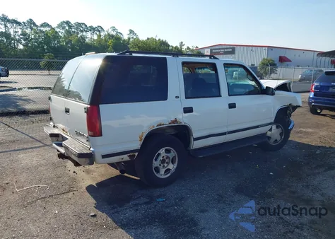 1999 Chevrolet Tahoe Ls z USA, uszkodzony, nr VIN 1GNEK13R7XJ555202